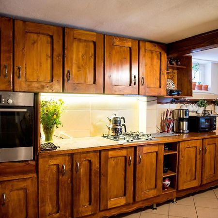 Casa Cerbul Villa Фундата Екстериор снимка