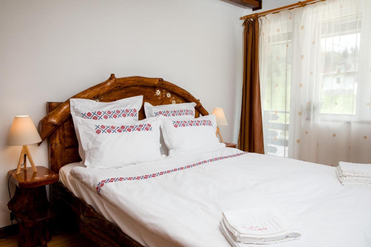 Casa Cerbul Villa Фундата Екстериор снимка